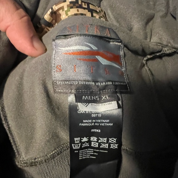 SITKA NWT Camouflage Stratus Sleeveless Hunting Vest. Print: Subalpine - Picture 2 of 3